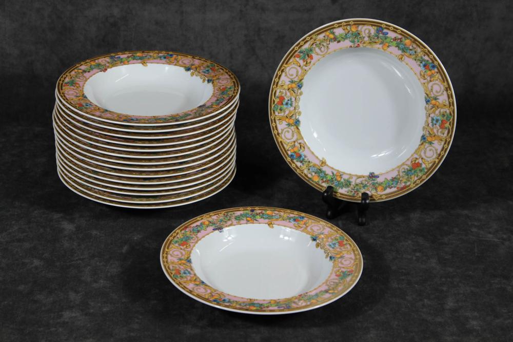 SET OF SIXTEEN FINE CHINA RIM
