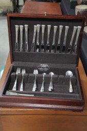 SET OF STERLING SILVER FLATWAR