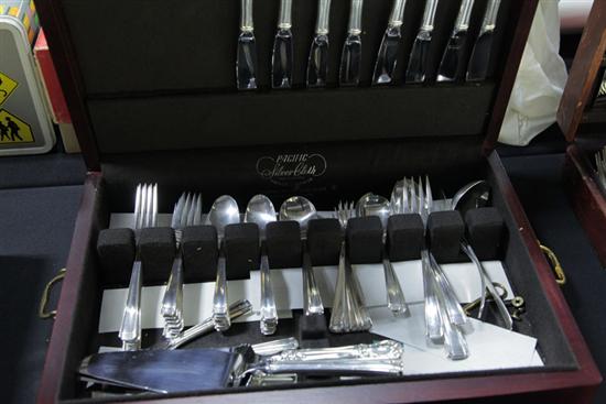 SET OF STERLING SILVER FLATWARE.