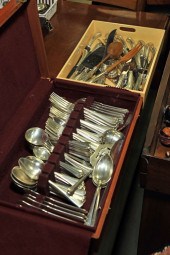 SET OF STERLING SILVER FLATWAR