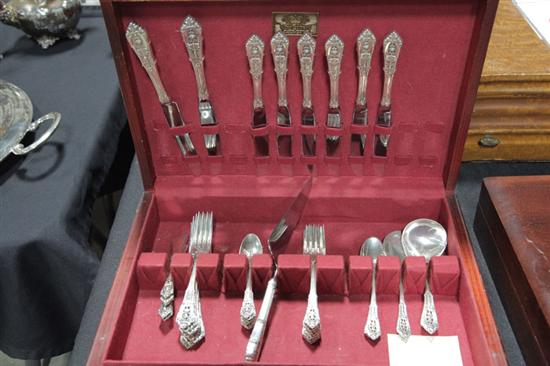 SET OF STERLING SILVER FLATWARE.