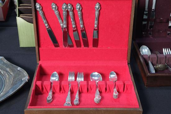 SET OF STERLING SILVER FLATWARE.