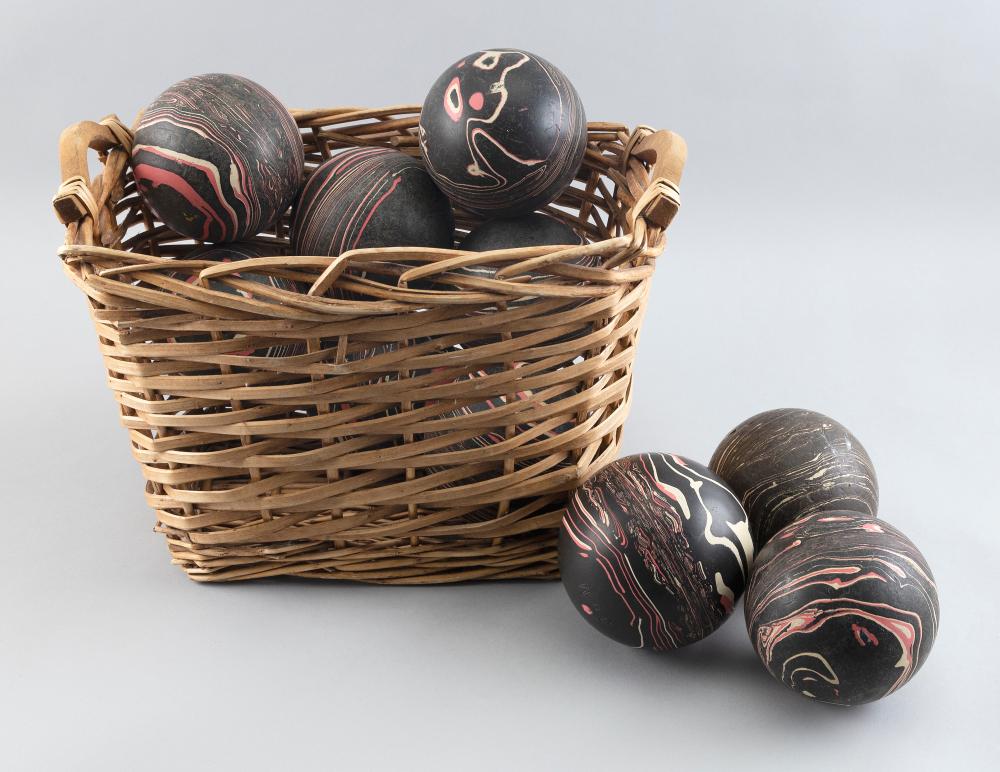 SET OF TEN LAWN BOWLING BALLS