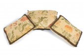 SET OF THREE DECORATIVE PILLOW