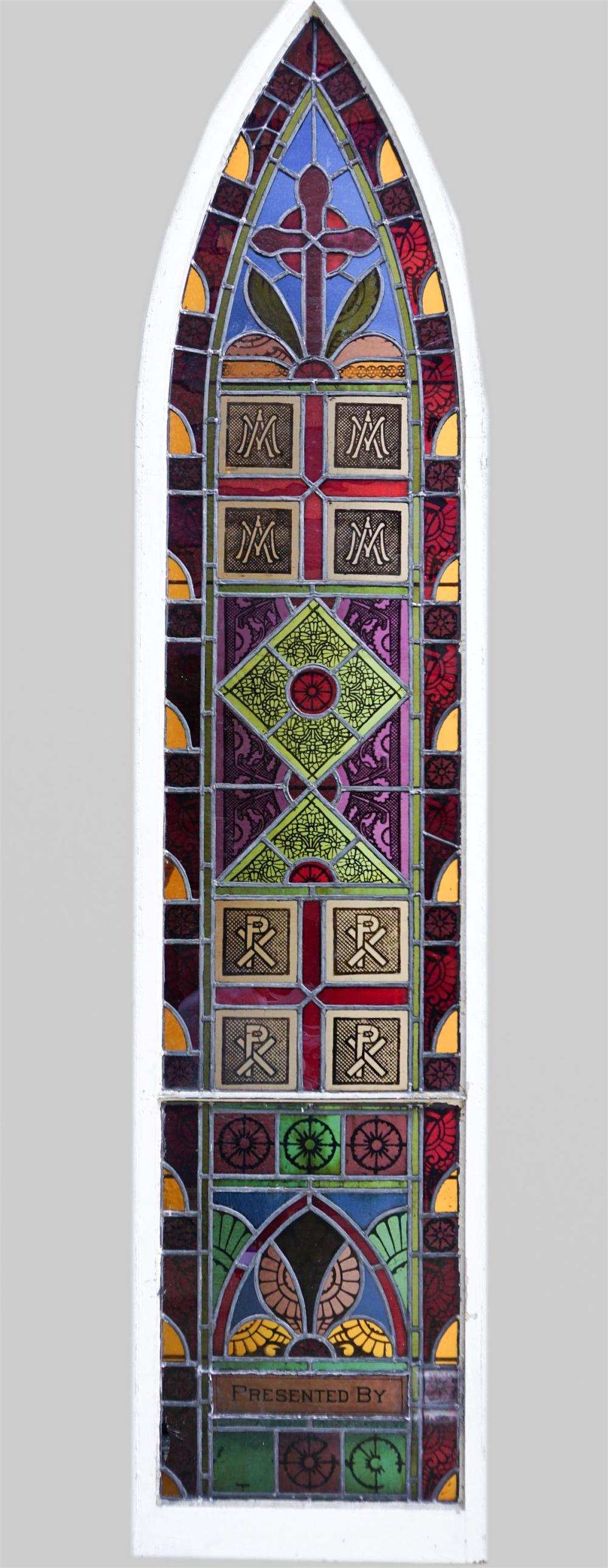 SET OF THREE GOTHIC STYLE ARCHED