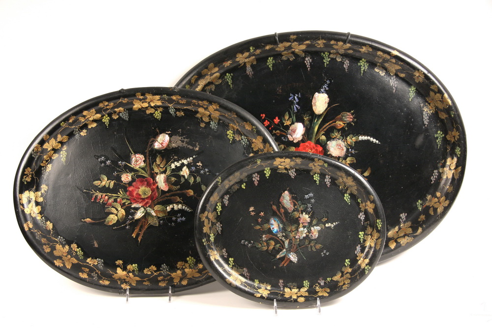 SET OF THREE GRADUATED PAPIER MACHE
