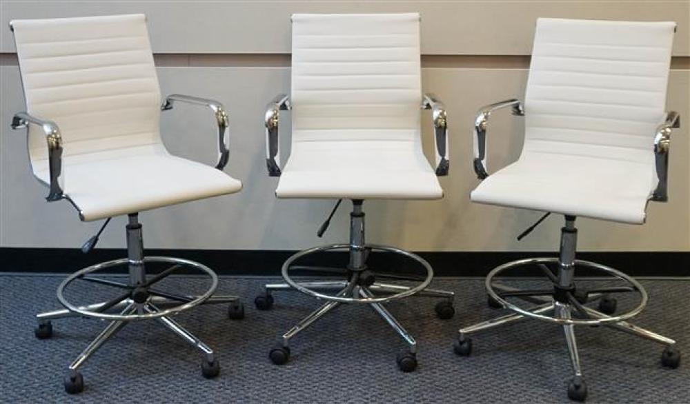 SET OF THREE LEISUREMOD HARRIS