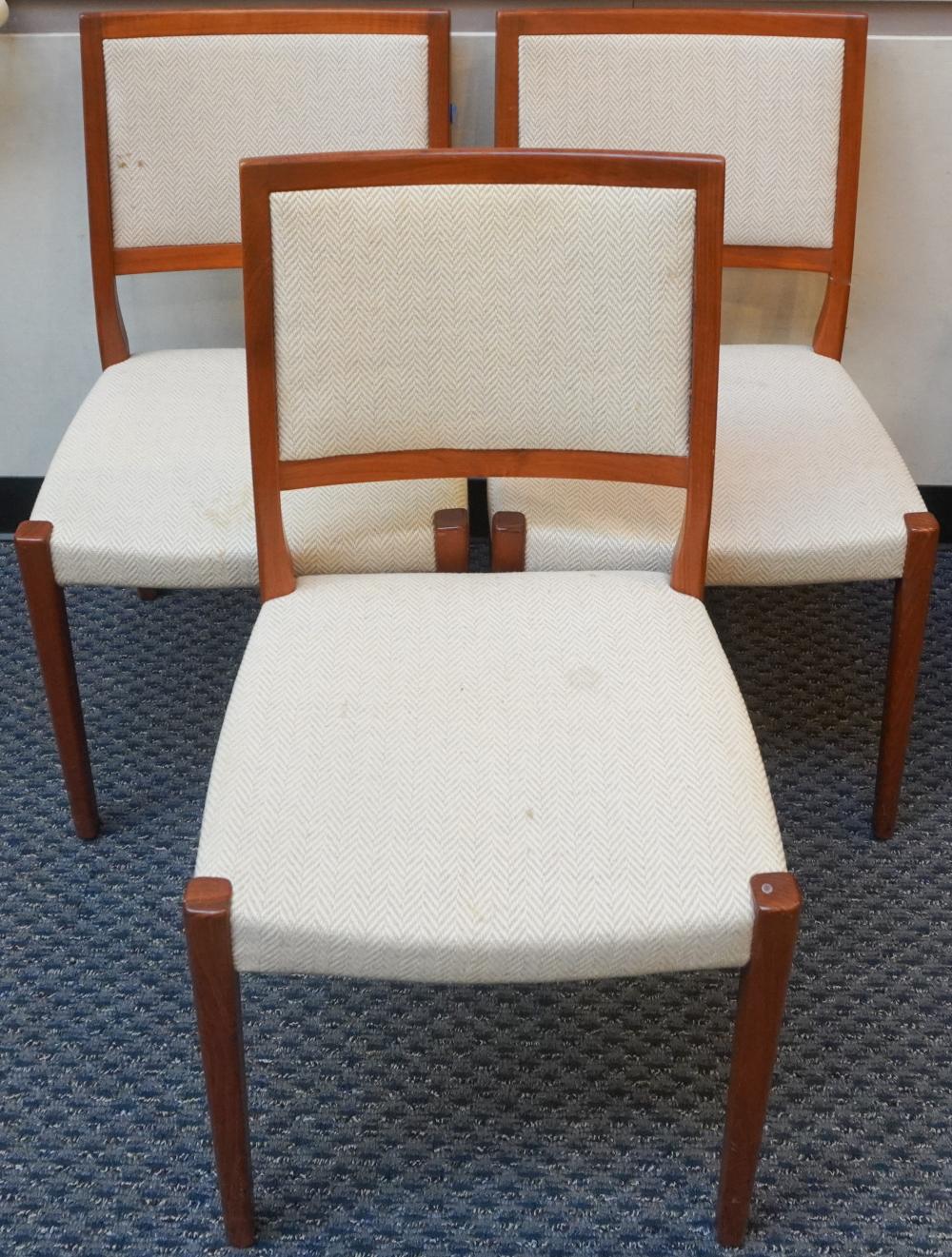 SET OF THREE SVEGARDS SWEDISH