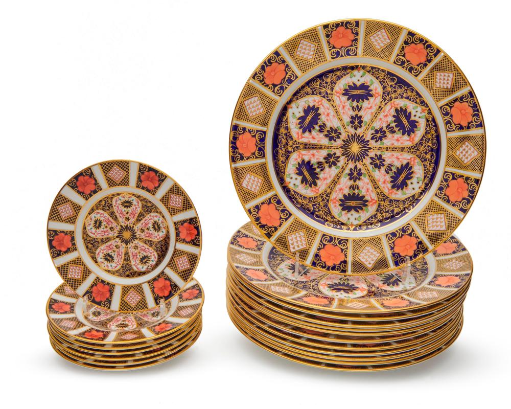 SET OF TWELVE ROYAL CROWN DERBY
