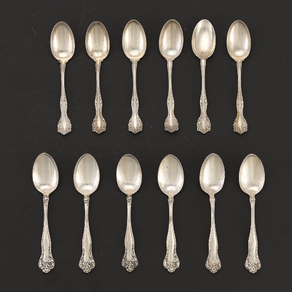 SET OF TWELVE TEASPOONS 5 ?" Six