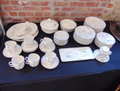 SET OF VILLEROY & BOCH DINNERW
