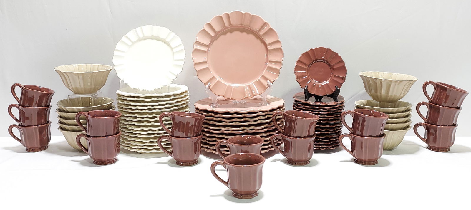 SET PORTUGUESE SCALLOPED CERAMIC