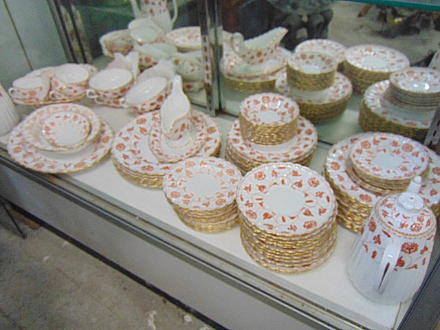 SET SPODE PORCELAIN DINNERWARE,