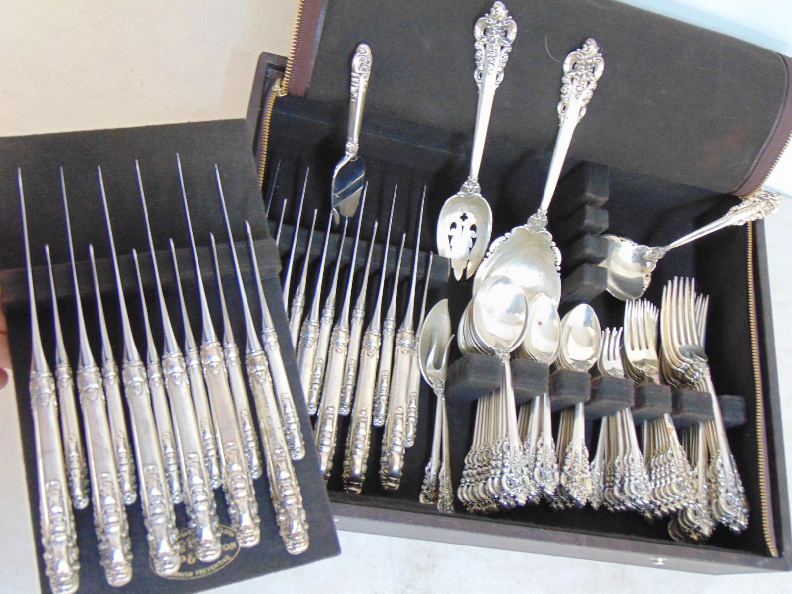 SET STERLING SILVER FLATWARE BY