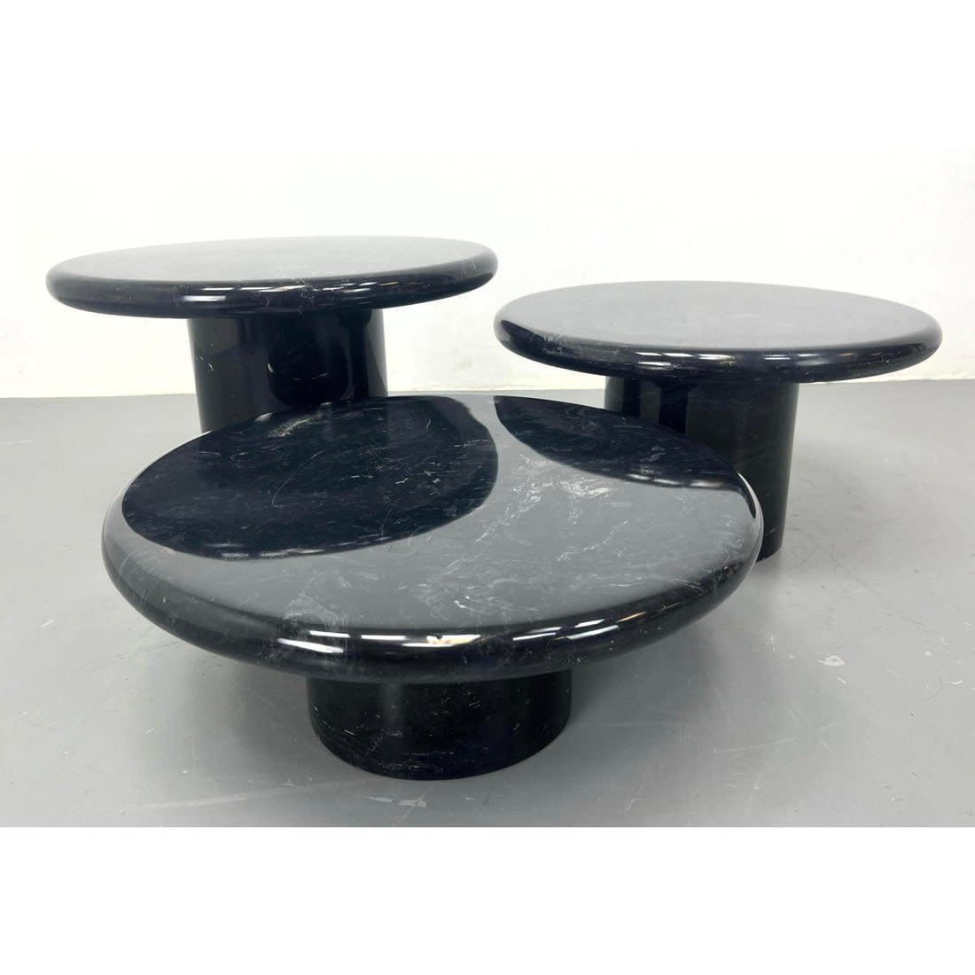 Set three graduated size black faux