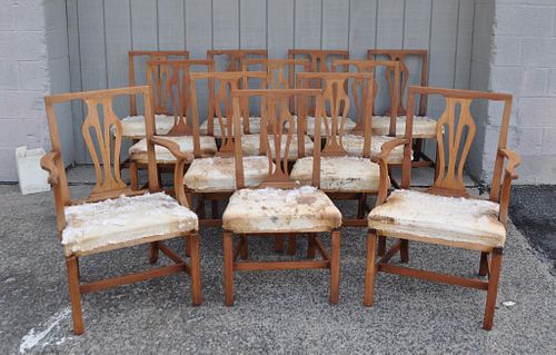 SET TWELVE CHIPPENDALE STYLE DINING