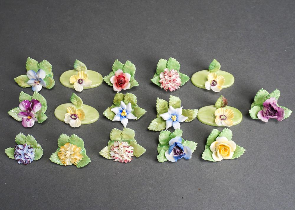 SET WITH 16 ENGLISH FLORAL-FORM