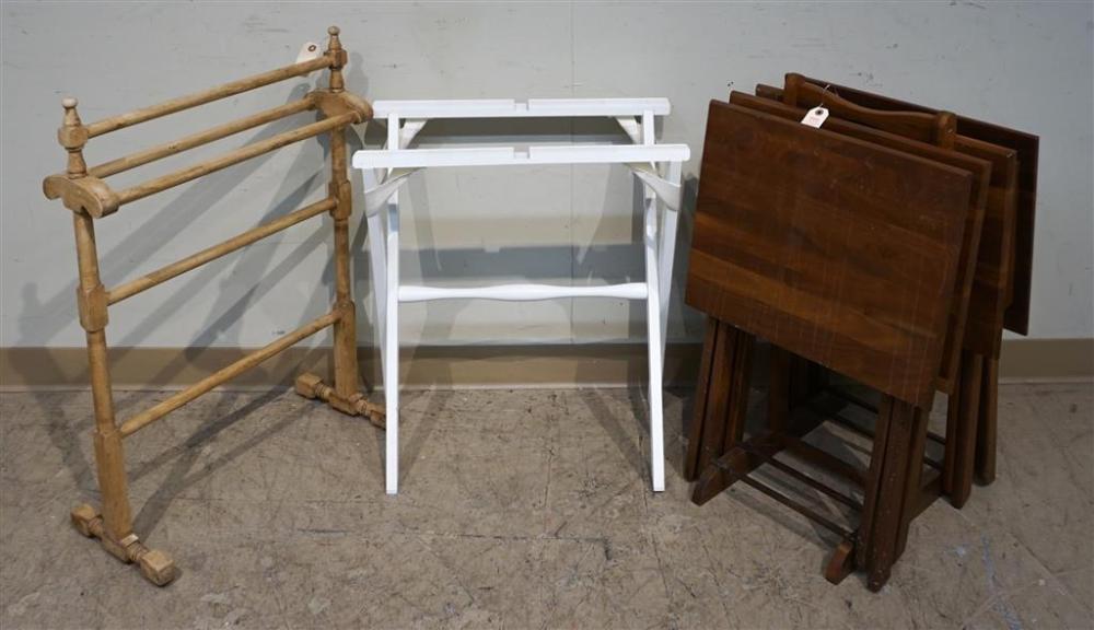 SET WITH FOUR TELEVISION SNACK