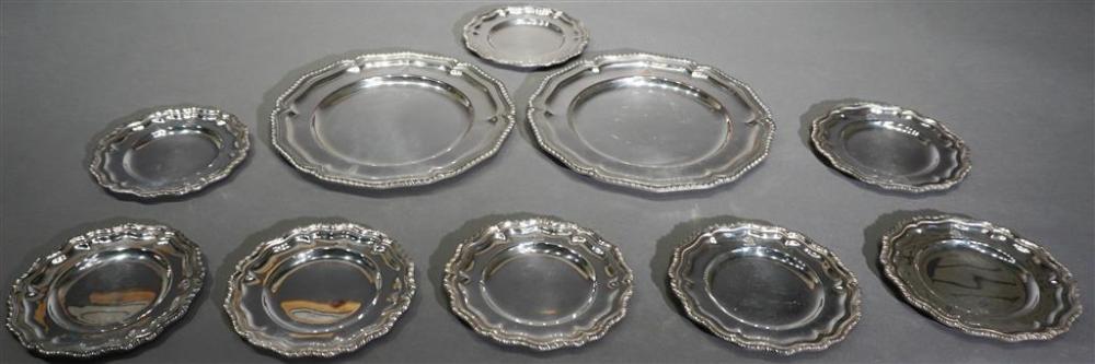 SET WITH TWO GRIFFON CRESTED