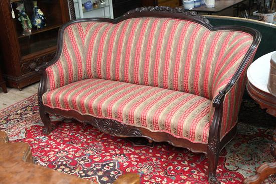 SETTEE. Floral and shell carved