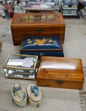 SEVEN ASSORTED JEWELRY BOXESSe