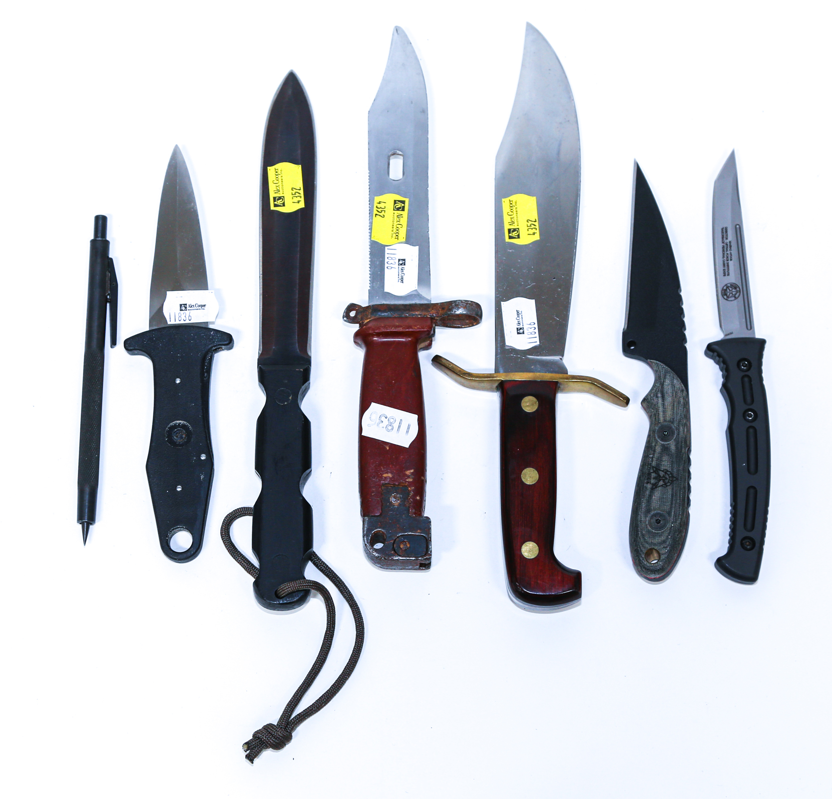 SEVEN ASSORTED KNIVES Including a