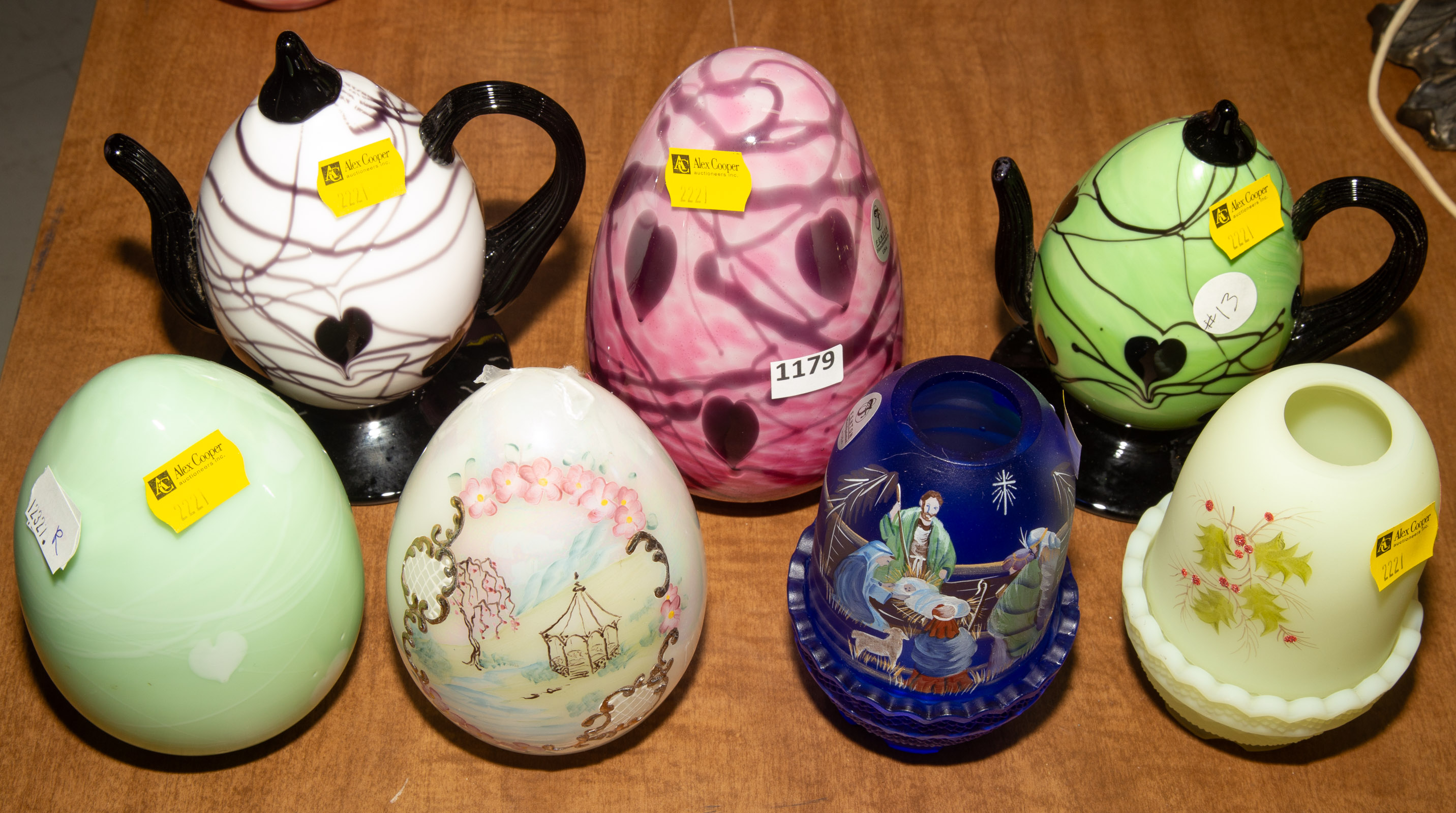 SEVEN FENTON ART GLASS