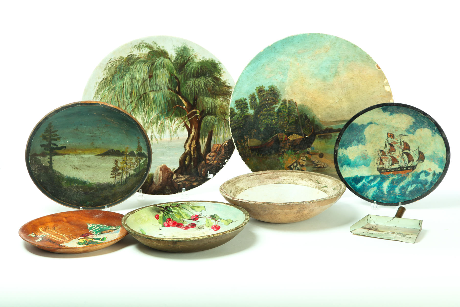 SEVEN FOLKSY PAINTED BOWLS AND