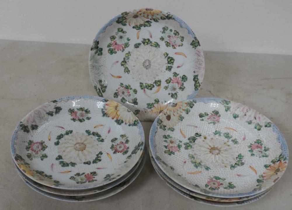 SEVEN JAPANESE PORCELAIN LUNCHEON