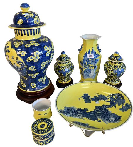 SEVEN PIECE CHINESE PORCELAIN