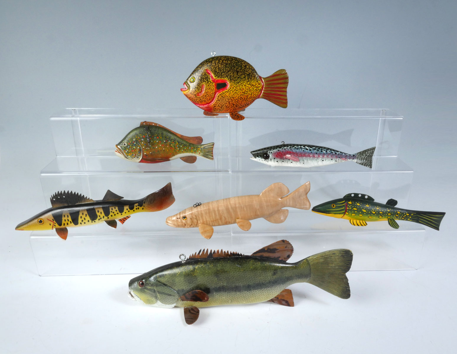 SEVEN PIECE FISH DECOY LOT: 1)