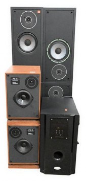 SEVEN PIECE GROUP OF SPEAKERSS