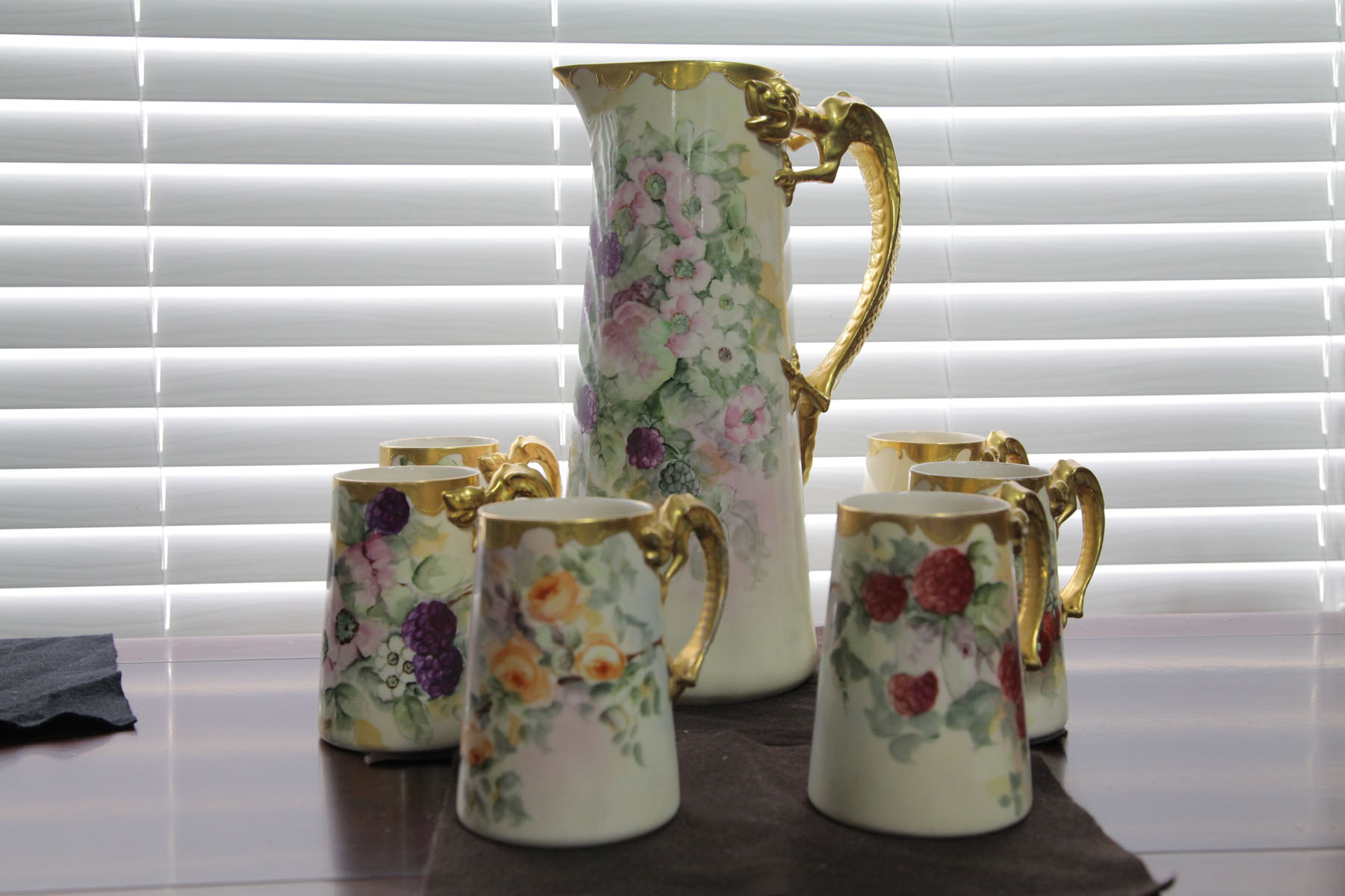 SEVEN PIECE LENOX BEVERAGE SET. 