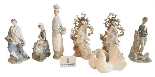 SEVEN PIECE LOT OF PORCELAIN LLADRO