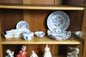 SEVEN PIECES OF PORCELAIN. Six