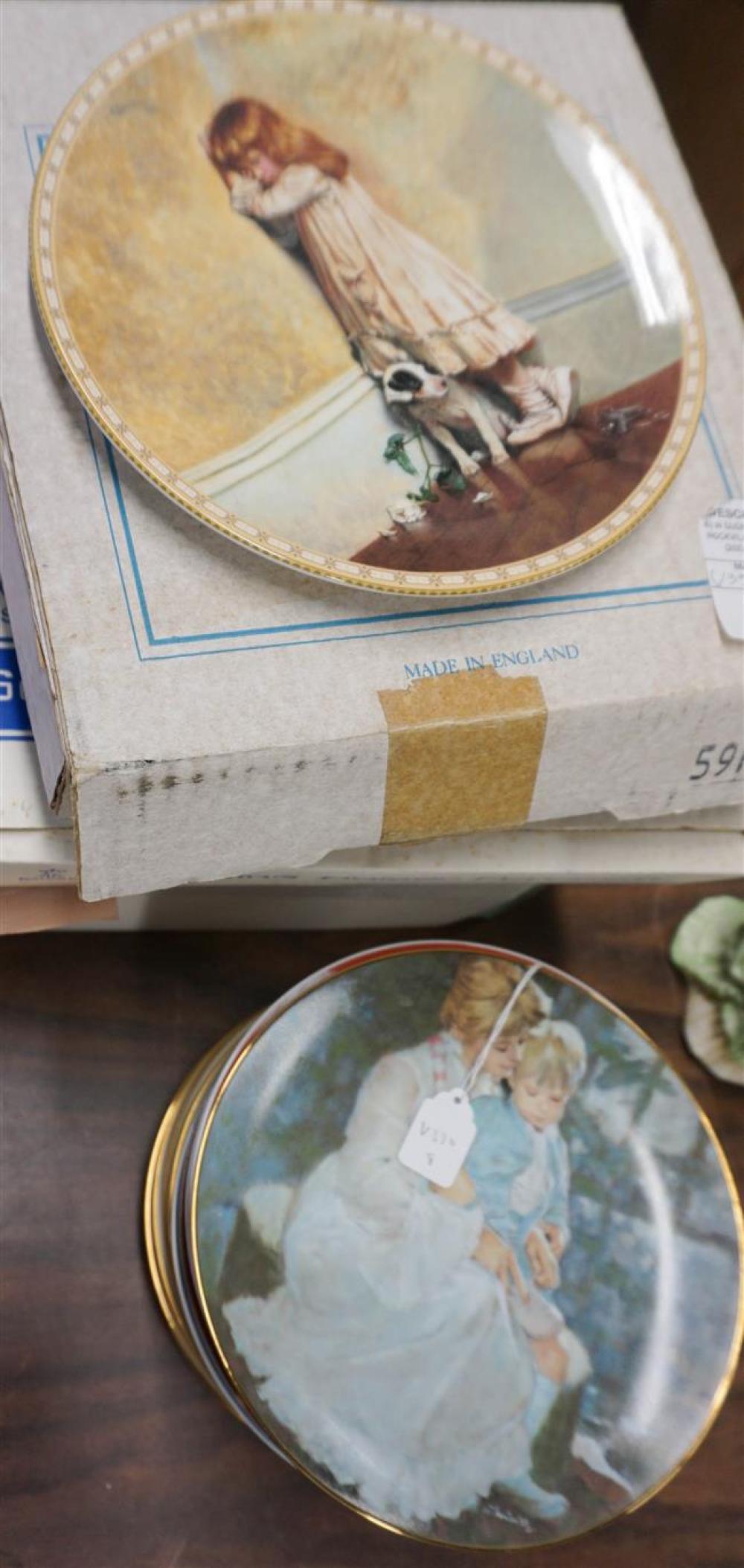 SEVENTEEN ASSORTED PORCELAIN
