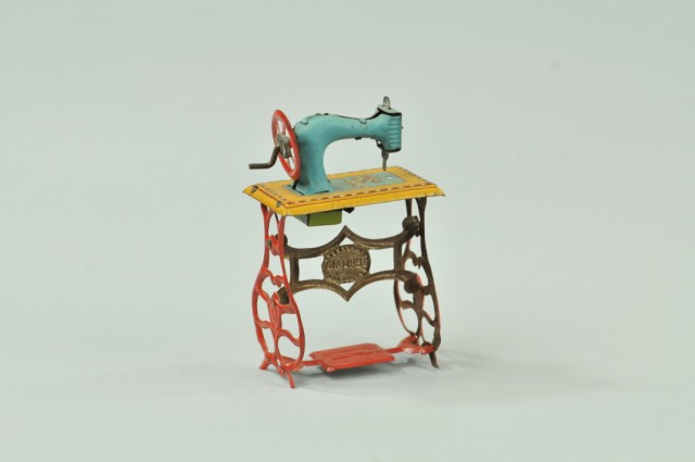 SEWING MACHINE PENNY TOY Meier