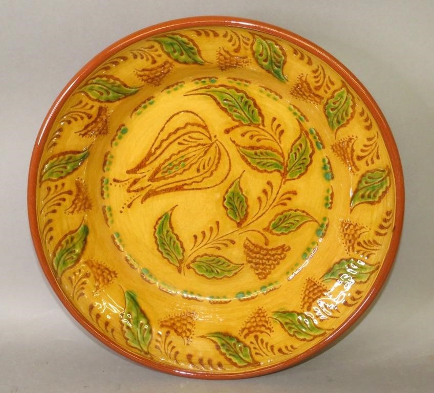 SGRAFFIO TULIP DECORATED REDWARE