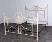 SHABBY CHIC WHITE METAL BEDDis