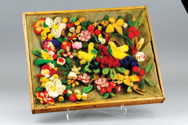 SHADOW BOX WITH BIRDS AND FLOWERS
