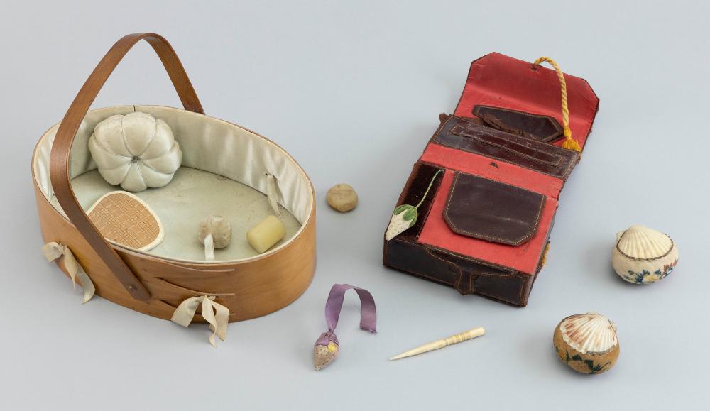 SHAKER SEWING ETUI 19TH CENTURY BOX