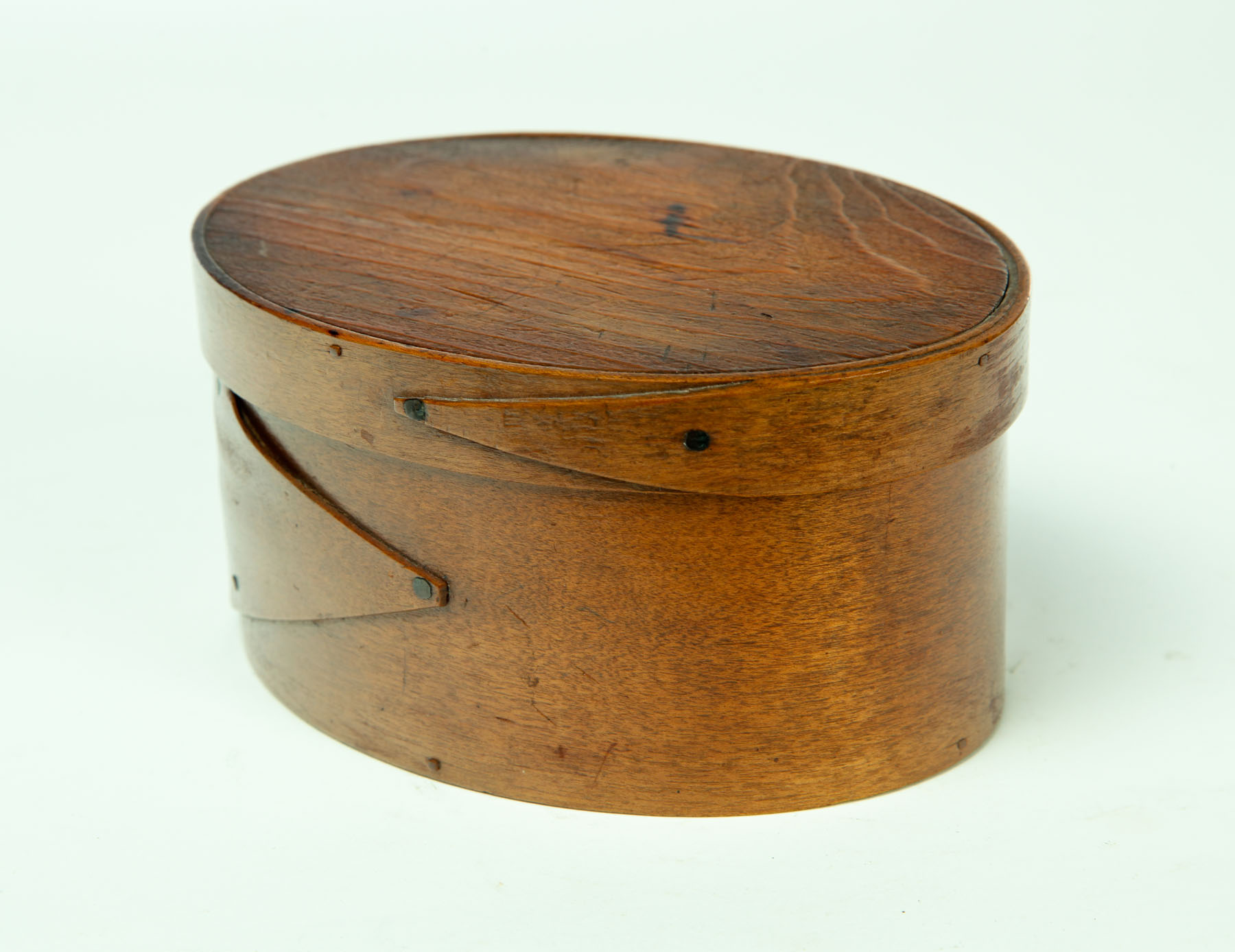 SHAKER-TYPE BOX.  Late 19th
