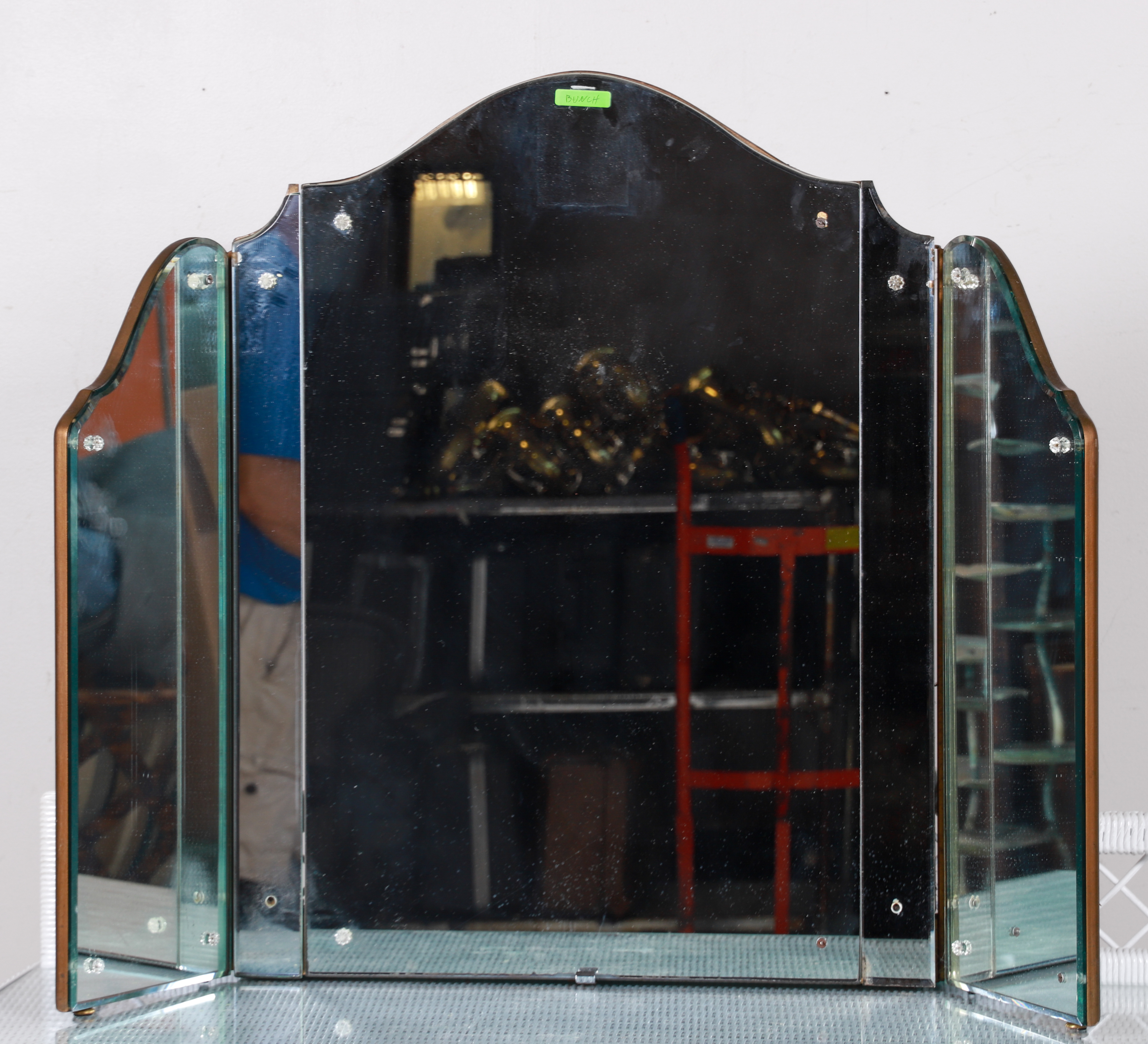 Shaped 3 part folding vanity