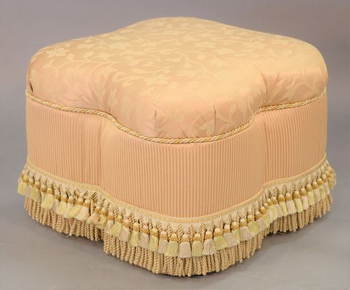 SHAPED POOF WITH CUSTOM
