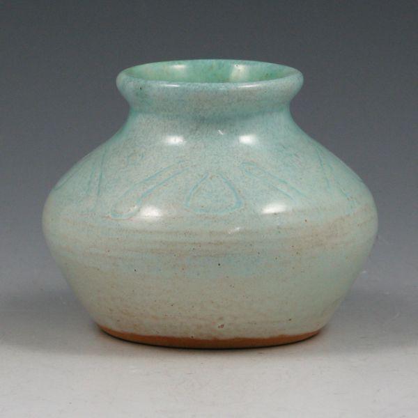 Shearwater squat vase with