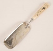 Sheffield silverplate crumber