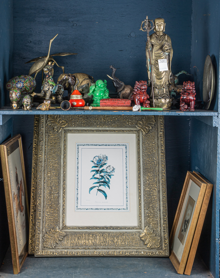 SHELF LOT OF ASIAN DECORATIONS