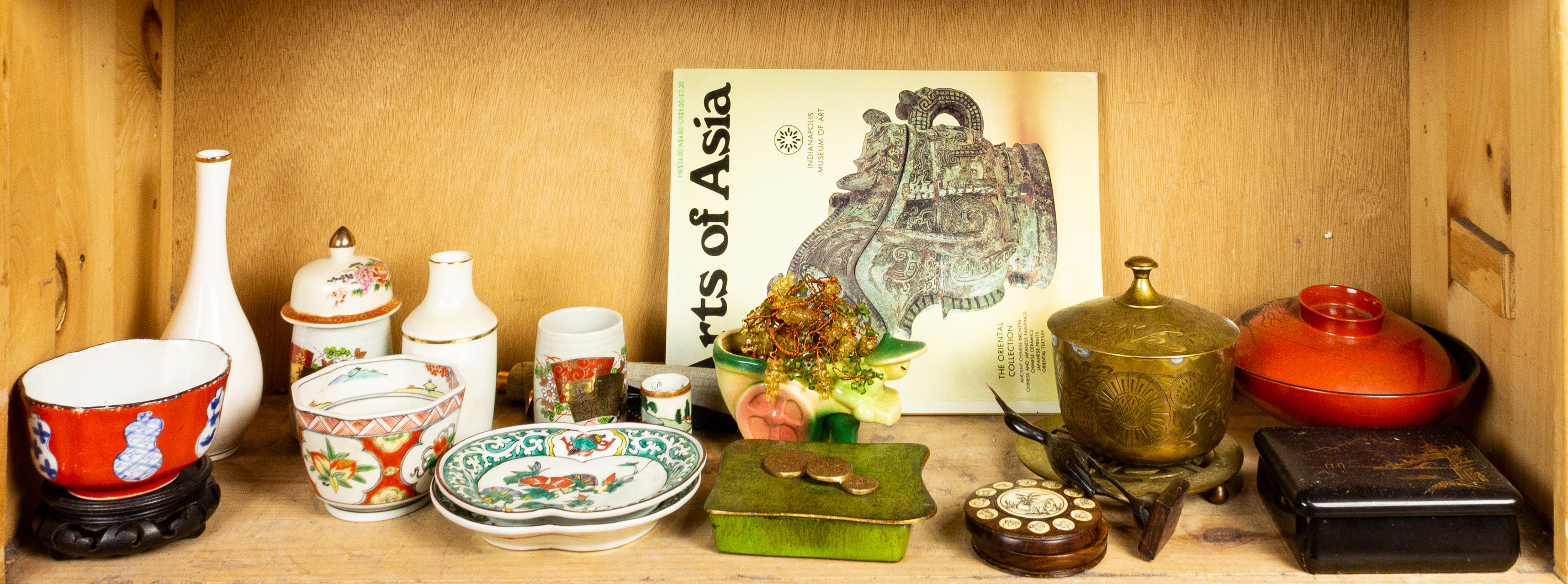 SHELF LOT OF ASIAN DECORATIVE ITEMS