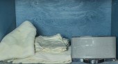 SHELF LOT WITH A BOSE SOUND DO