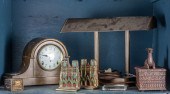 SHELF OF ARTS & CRAFTS DECORAT